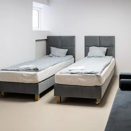 بيت ضيافة Good Night وارسو