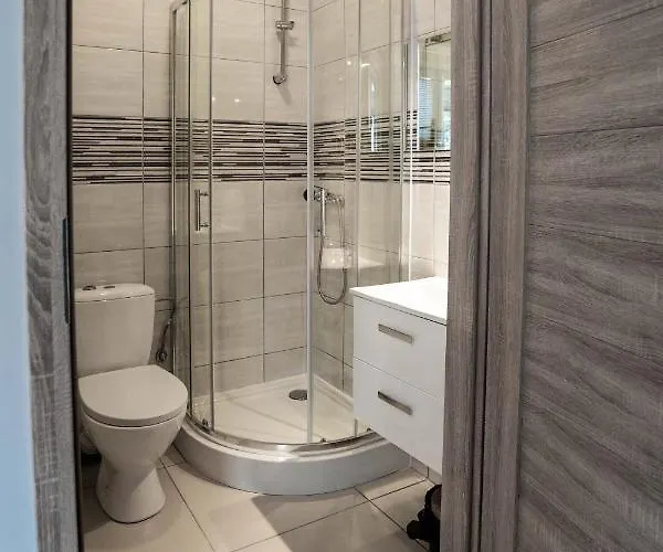 Good Night وارسو