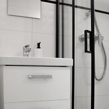 Good Night 招待所 华沙